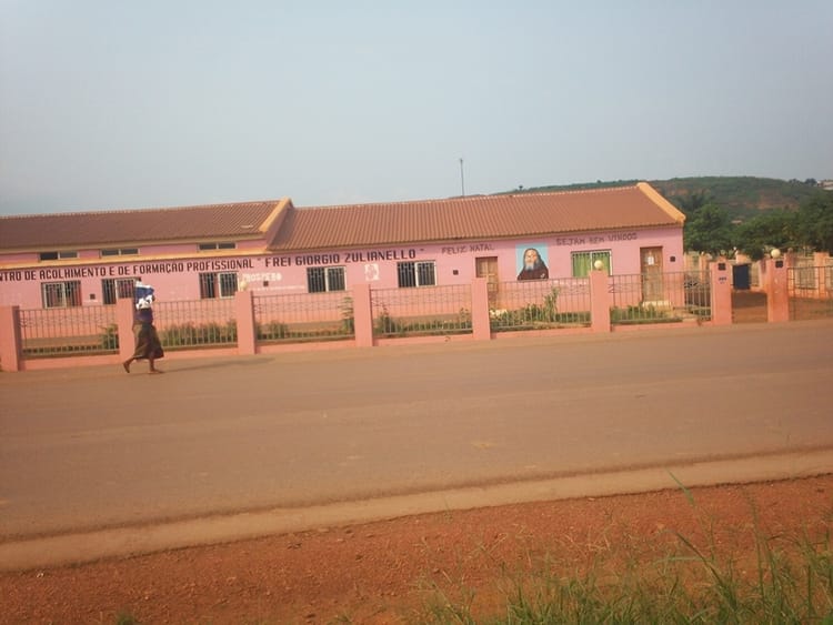 Progetto "Occhio sull'Acqua" - Scavo pozzo a Mbanza Kongo - Angola